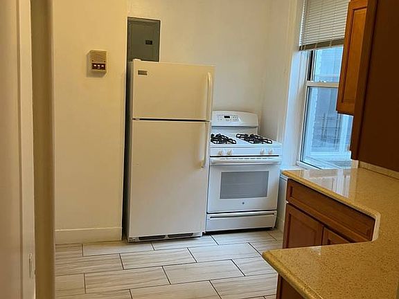5th image of 58-06 43rd Ave