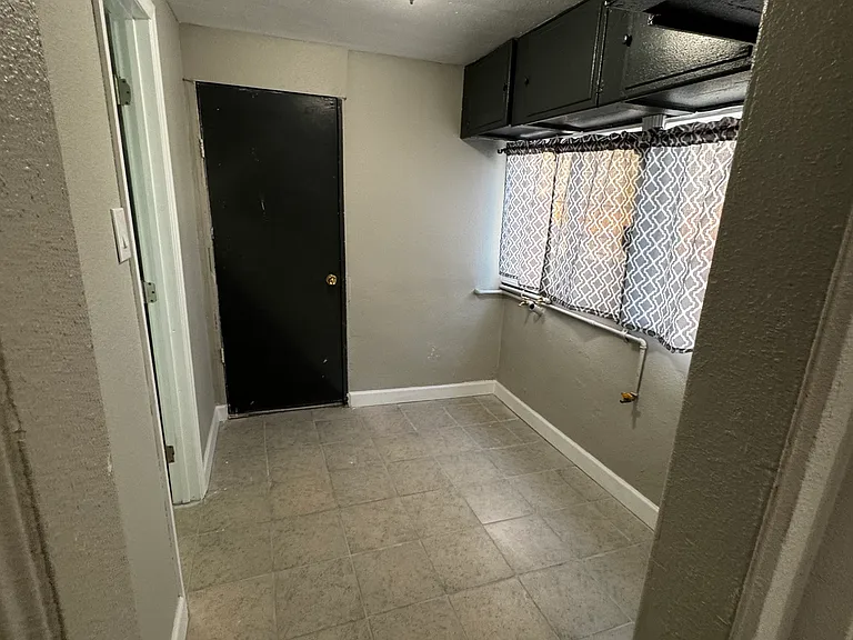 16828 E St #A — Photo 7
