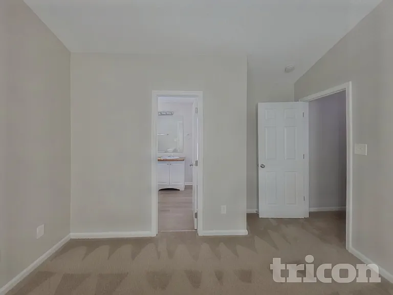 2026 Trowbridge Ct — Photo 9