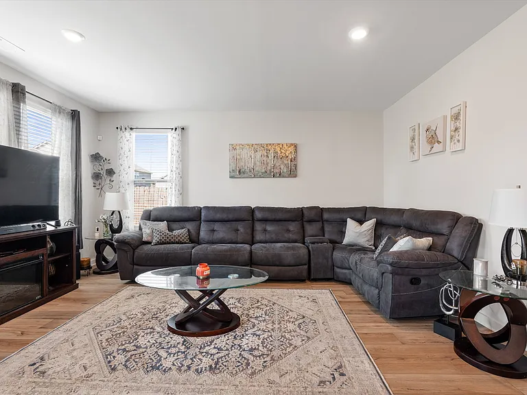 1615 Medinah Ln — Photo 4
