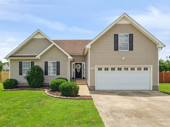 1190 Snoopy Dr, Clarksville, TN 37040