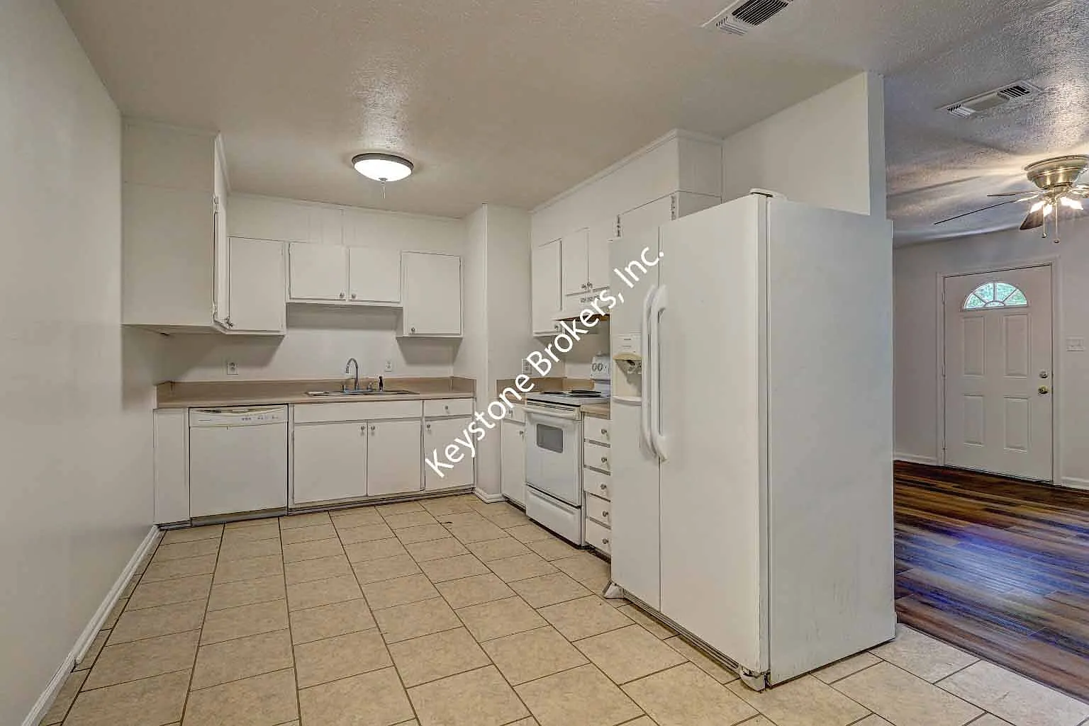 3 bed, 2.0 bath, 1036 sqft, $950 — Photo 3