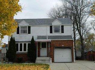 64 Avalon Dr, Amherst, NY 14226