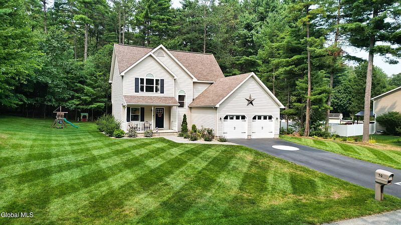 3rd image of 50 Nicole Drive