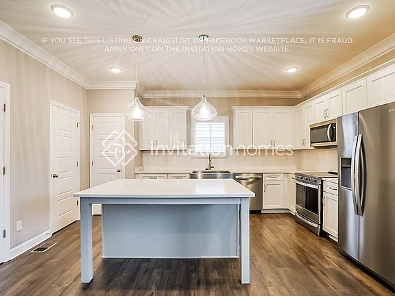 5th image of 606 Parkvue Place Dr