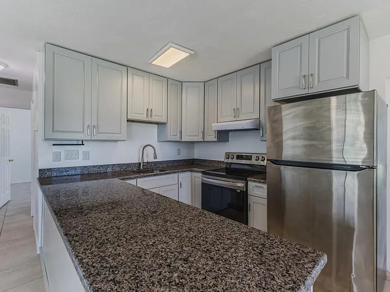 16599 Davis Rd — Photo 17