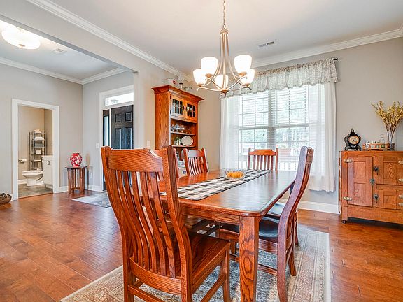 5th image of 159 Rockcrest Dr