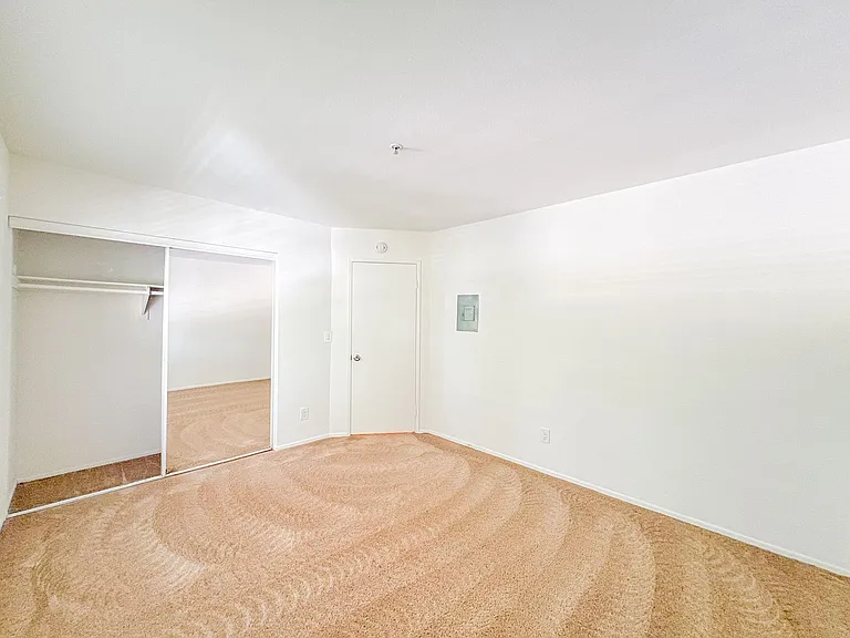 3902Howard — Photo 16