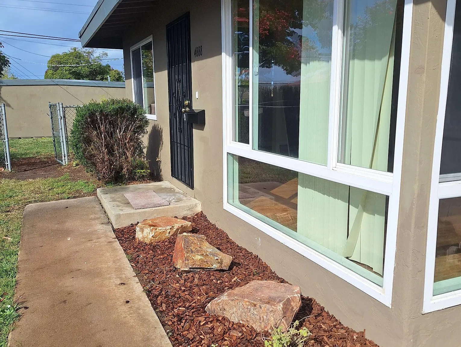 2 bed, 800 sqft, $2,890 — Photo 1