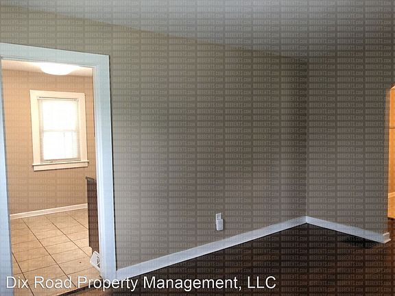 4th image of 1602 Carolina St