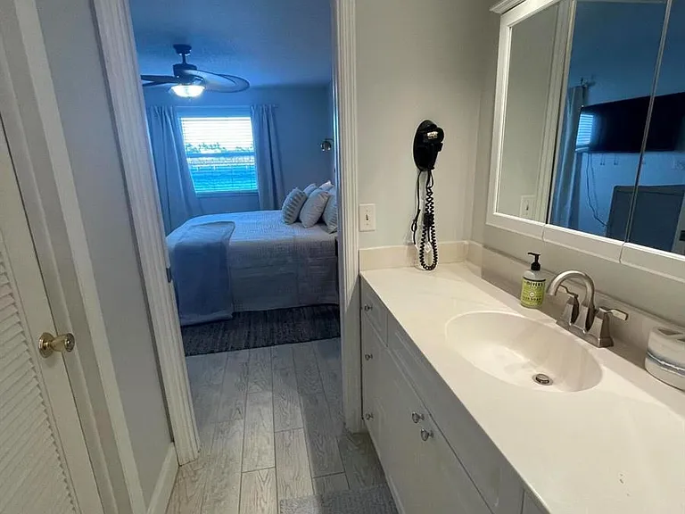 410 Wilma Cir #103 — Photo 24