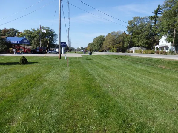 1125 E Parkdale Ave, Manistee, MI 49660