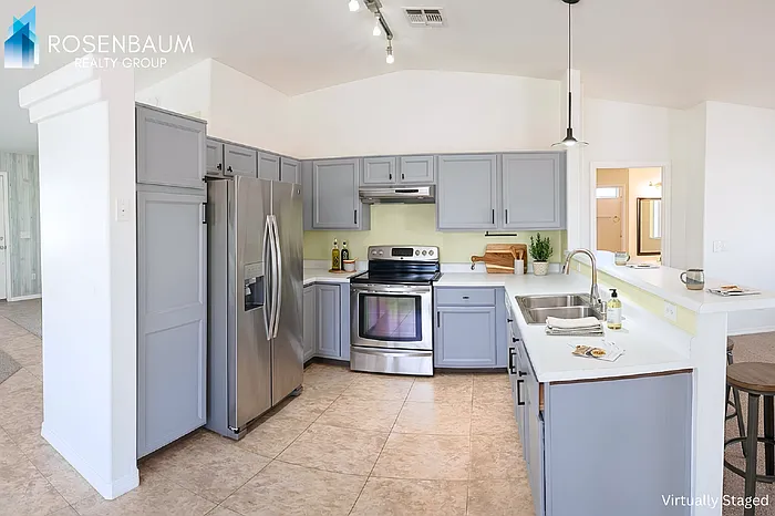 4052 S Ferris Dr — Photo 3