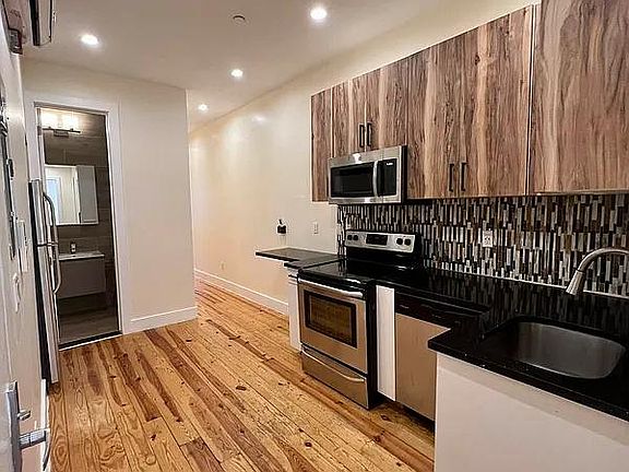 2nd image of 570 Evergreen Ave #1F