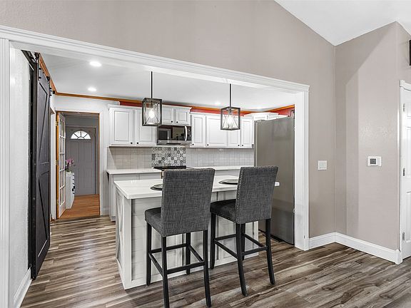 4th image of 625 Freeseway Dr