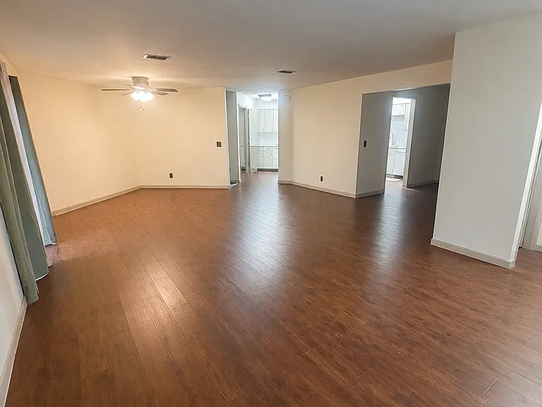 2135 NE 45th Ave — Photo 16