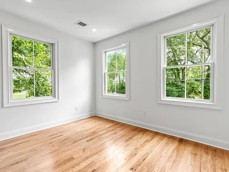 43 Franklin Ave #2 — Photo 12