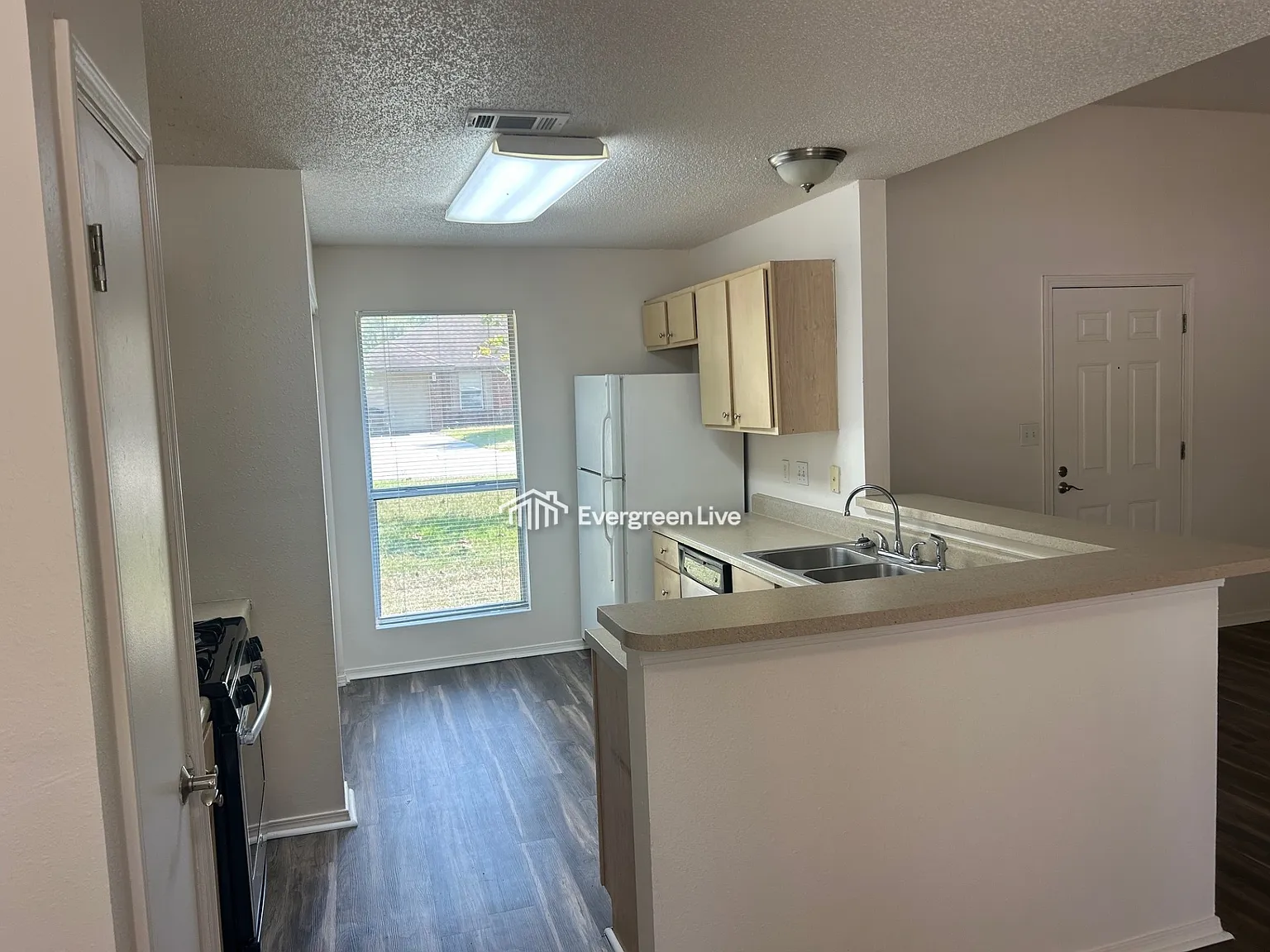 2 bed, 1.0 bath, 1249 sqft, $1,345 — Photo 4