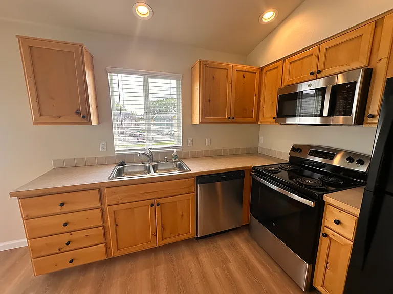 2105 E White Oak Ct #201 — Photo 30