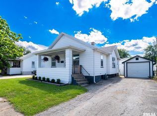 1227 Howard Ct, Pekin, IL 61554