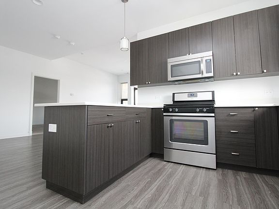 5th image of 5427 N Broadway #4B