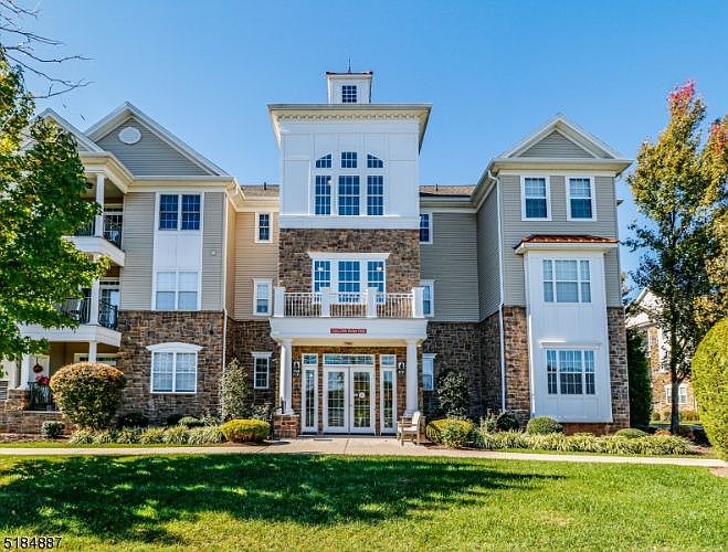 1st image of 1207 Enclave Cir #1207