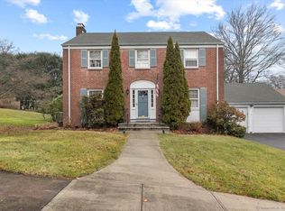 75 Roger Rd, New Haven, CT 06515