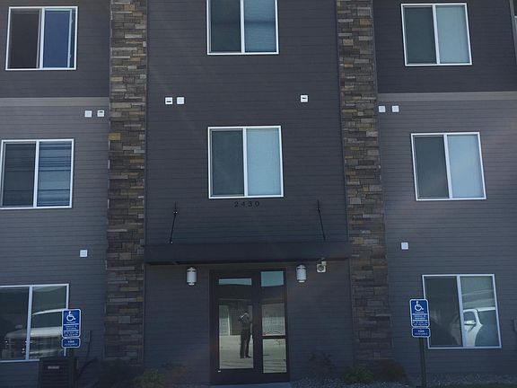 3rd image of 2400 36th St S APT 101
