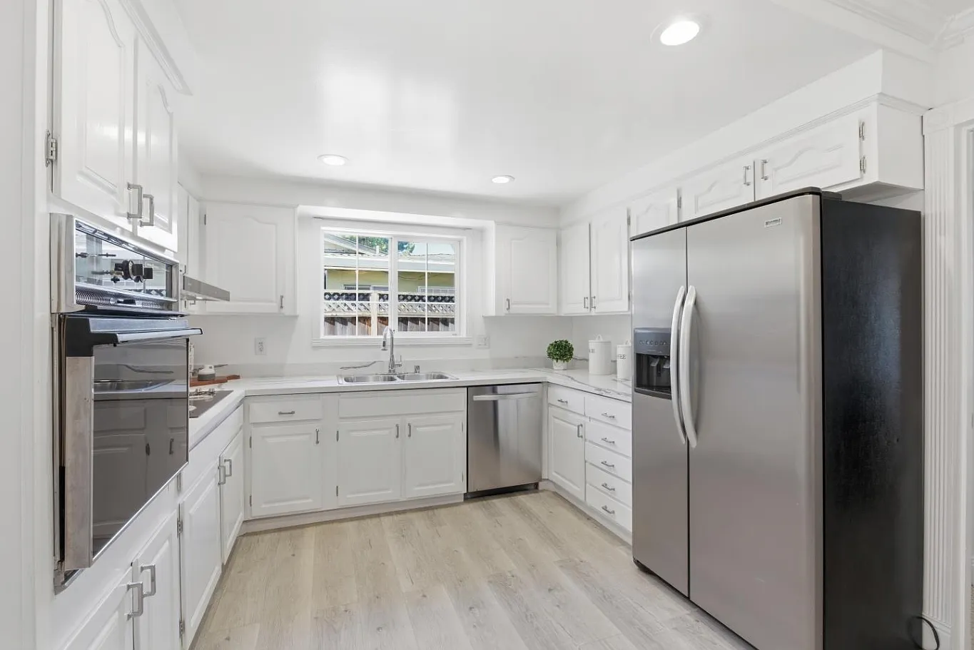 3 bed, 1270 sqft, $4,500 — Photo 3