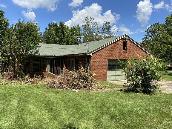 3rd image of 169 W Hillcrest Dr