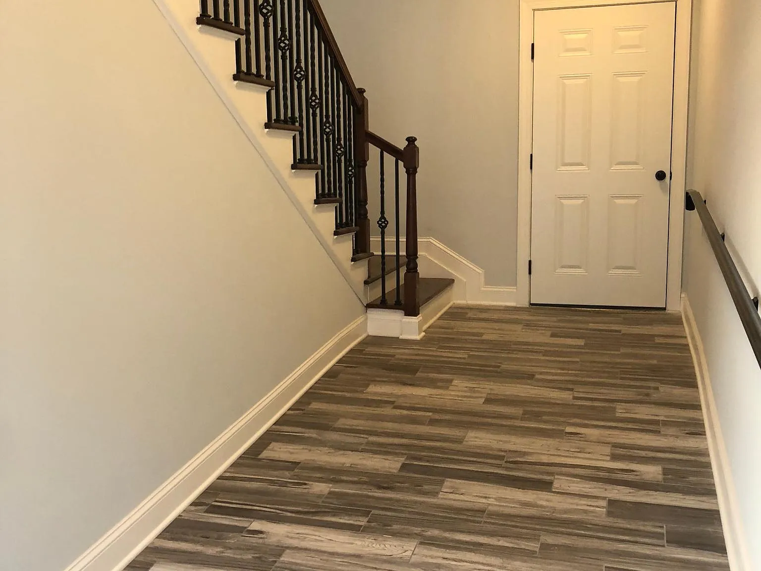 1 bed, $2,299 — Photo 4