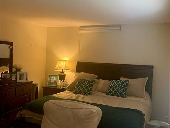 4th image of 604 High Meadow Ln #604