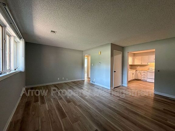 5th image of 320 Lincoln St Unit 9