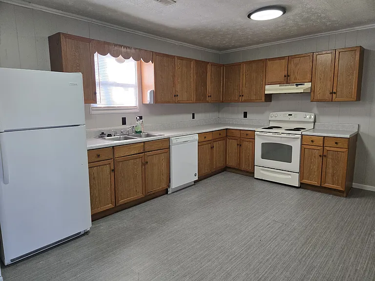 7811 Thompson School Rd — Photo 3
