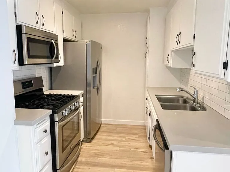 1823 Holmby Ave — Photo 3