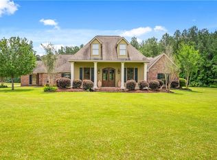 121 Cannonball Dr, Pineville, LA 71360