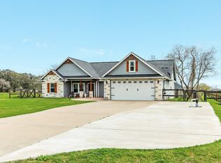 613 Winchester Trl, Angleton, TX 77515