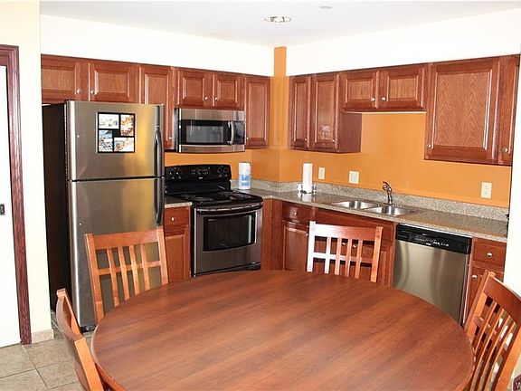 2nd image of 310/312-5 Tamarack Clb