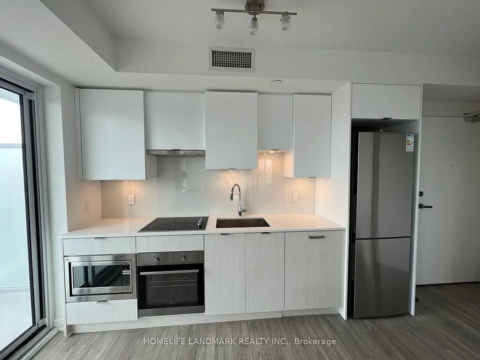 99 Broadway Ave #1903