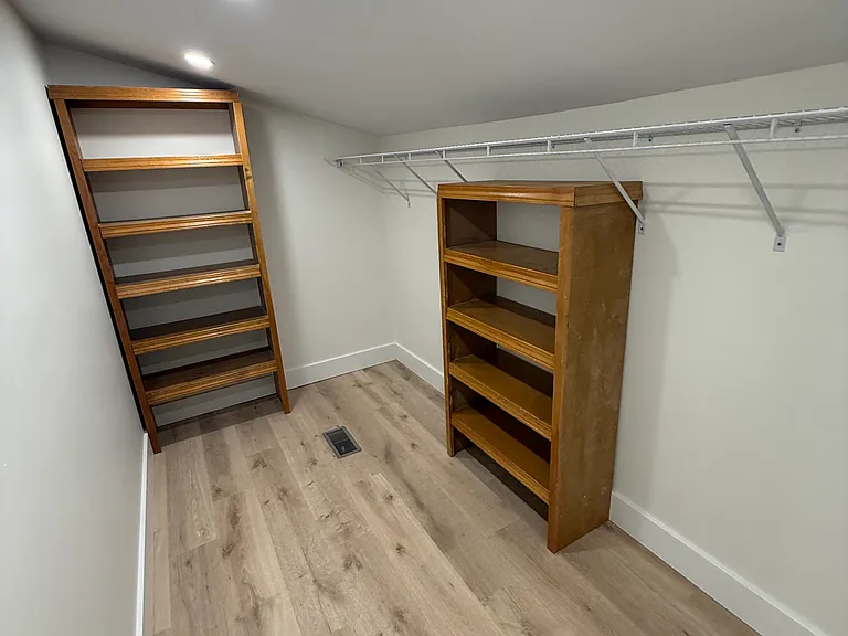 2418 E Kirkwood St — Photo 9