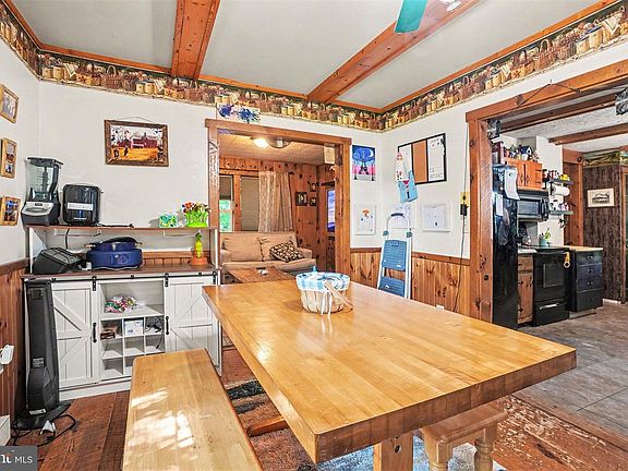 4th image of 33 Jewel St