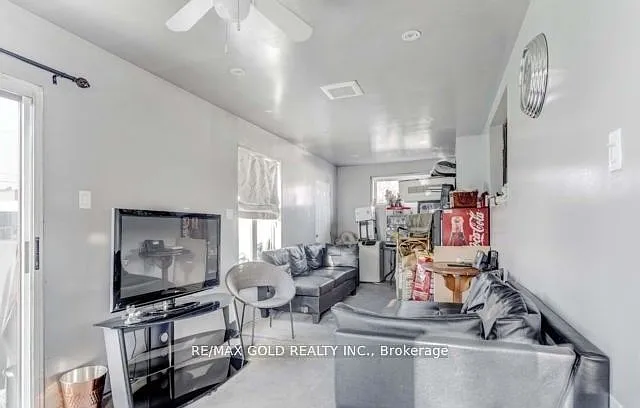 6 Monaco Ct — Photo 36