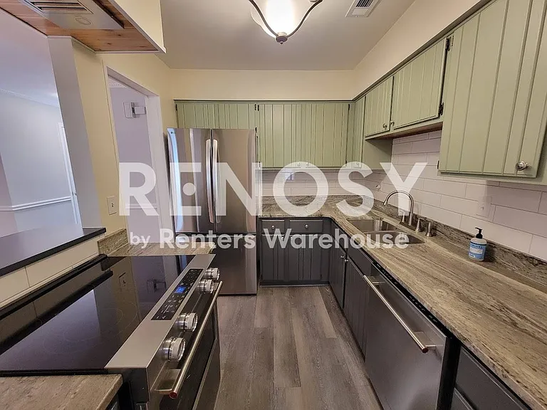 914 Wildwood Square Ct — Photo 9