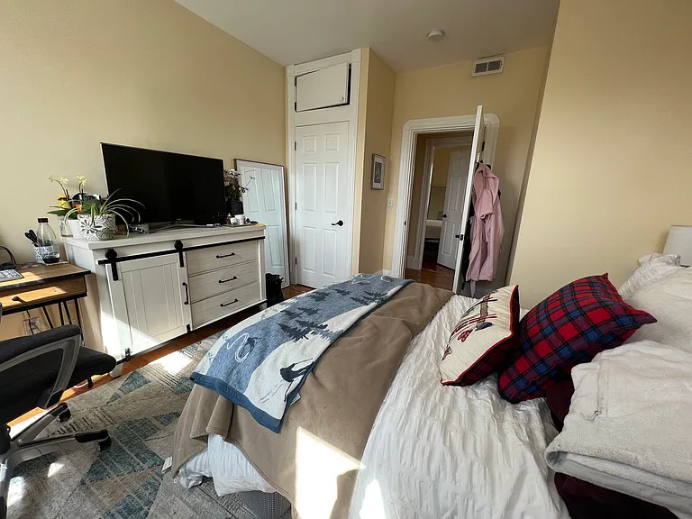50 Lowell St #2 — Photo 10