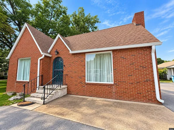 635 Elm St, Martin, TN 38237