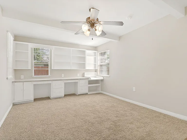 163 Antrim Dr — Photo 15