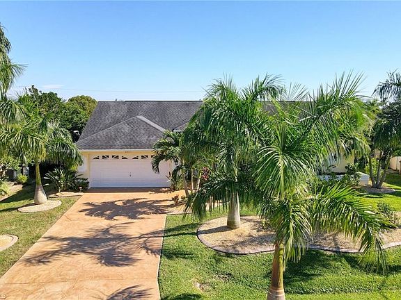 4th image of 2219 SW 14th Pl