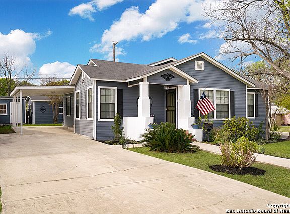 3rd image of 202 LEMING DR