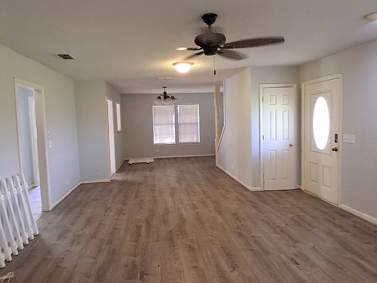 202 Blue Mound Rd E — Photo 5