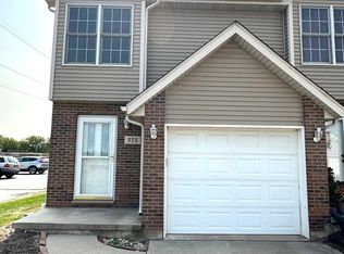 572 S Peace Rd, Sycamore, IL 60178